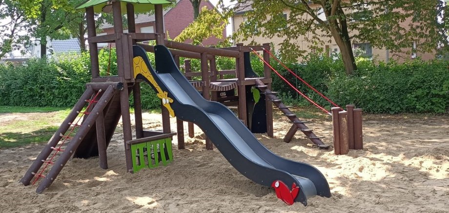 Climbing device with slide