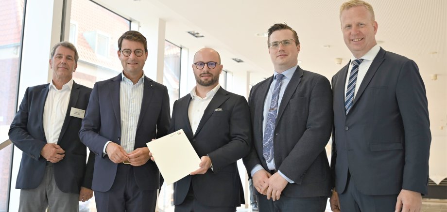 Presentation of certificates in Münster with Mayor Michael Gerdhenrich