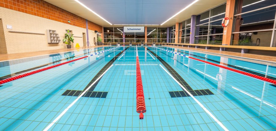 Empty pool in the indoor pool