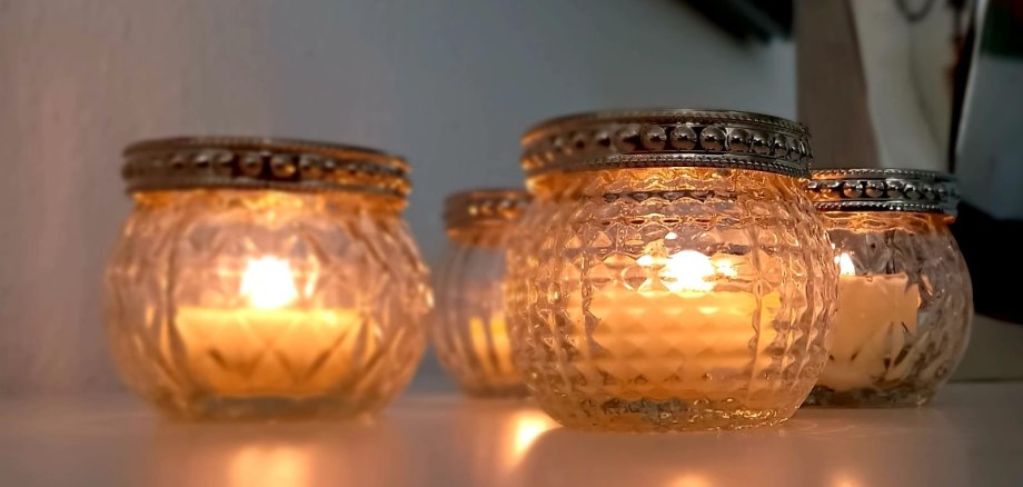 Tea lights in glass