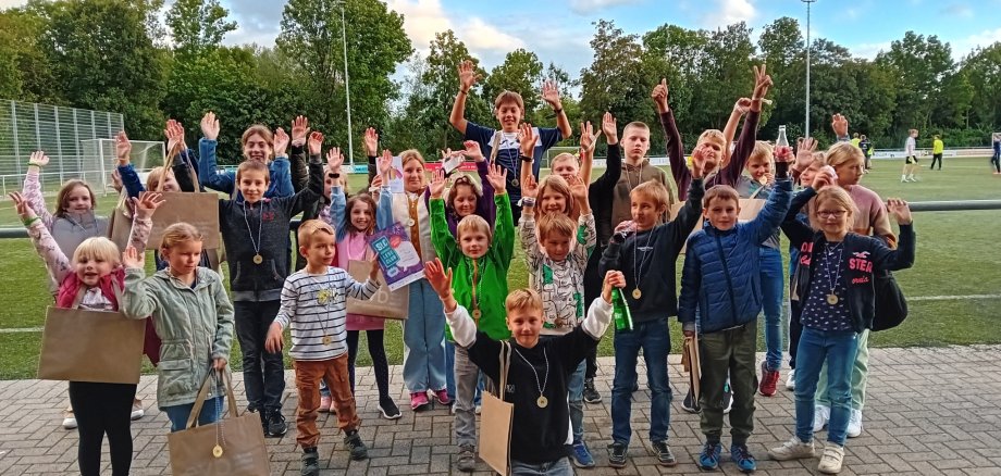 Group photo with many children